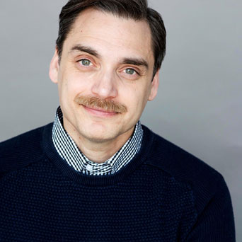 Erik Athavale headshot